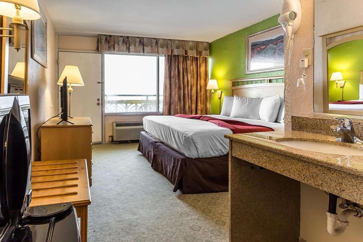 Ocean Star Hotel Миртъл Бийч Екстериор снимка